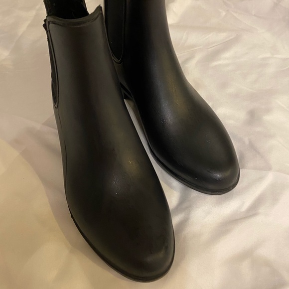 Waterproof boots - Picture 3 of 6